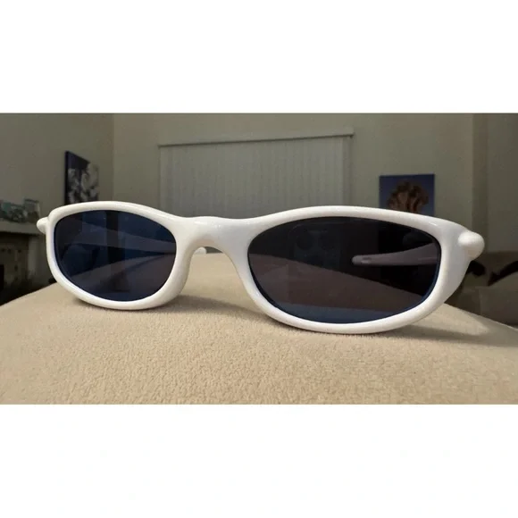 Oakley Four White Blue Iridium Lenses Vintage Oakley White and Blue Sunglasses - Picture 7 of 9